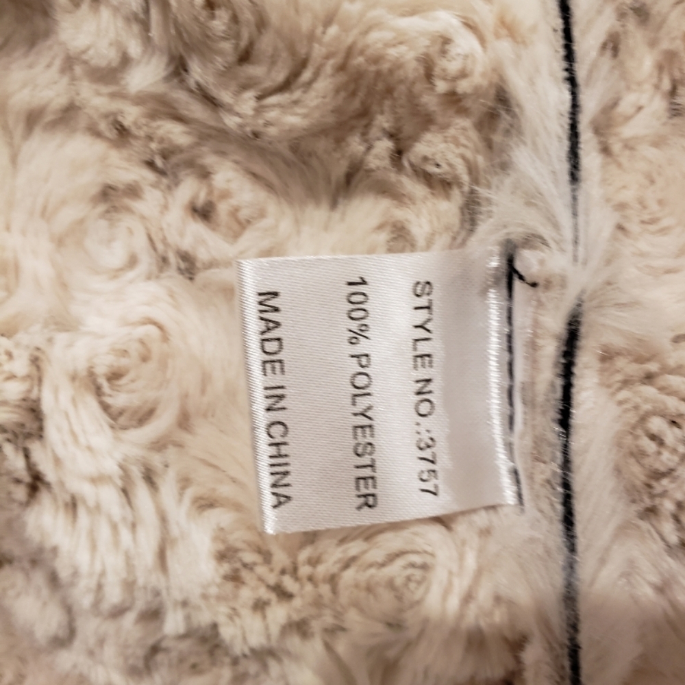 Vest - Picture 5 of 6